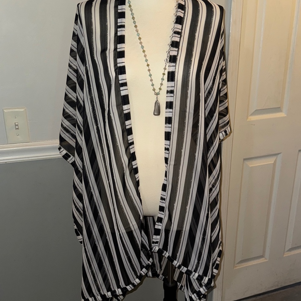 Steve Madden Monochrome Striped Kimono